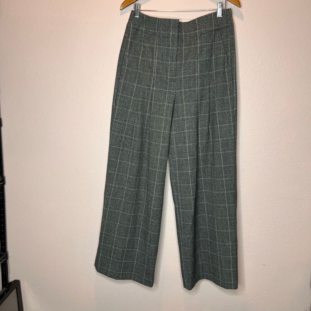 Banana Republic Wide-Leg Plaid Trousers in Gray-Green